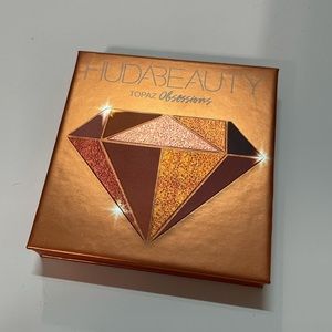 never used HUDA beauty topaz obsessions palette